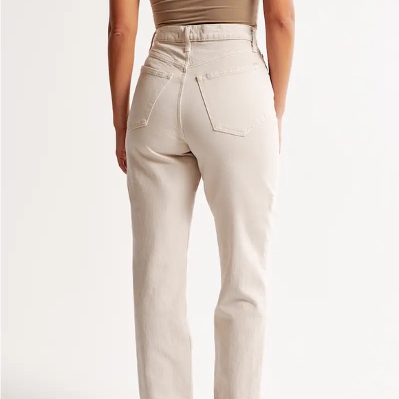 Curve Love Ultra High Rise 90s Straight Jean - Picture 4 of 7